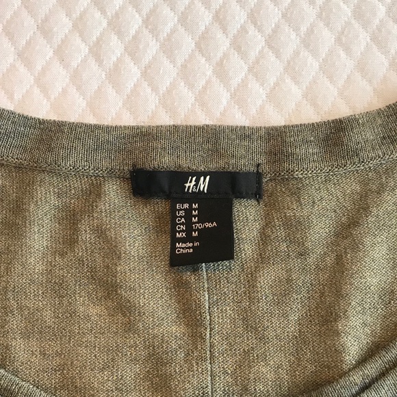 H&M long sleeve - Picture 2 of 2
